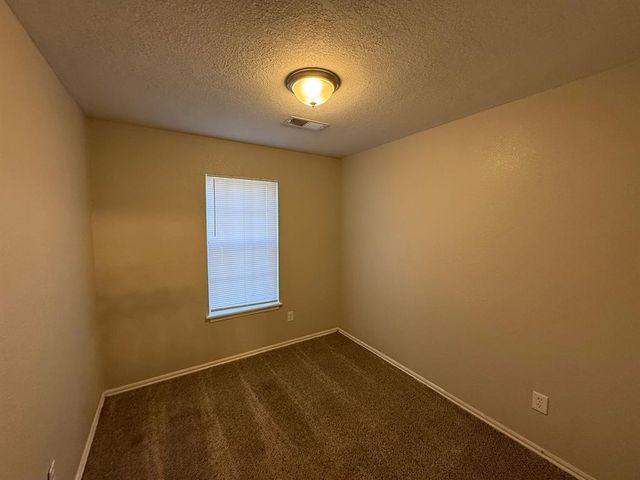 808 W Elder Drive, Mustang, OK 73064