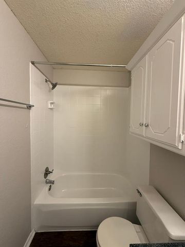 808 W Elder Drive, Mustang, OK 73064