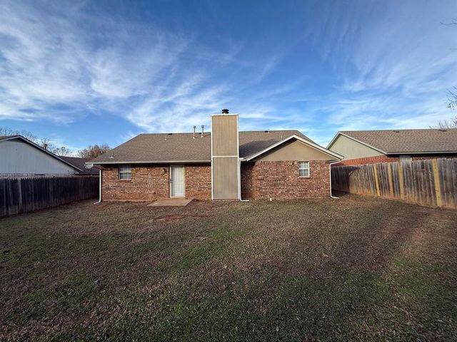 808 W Elder Drive, Mustang, OK 73064