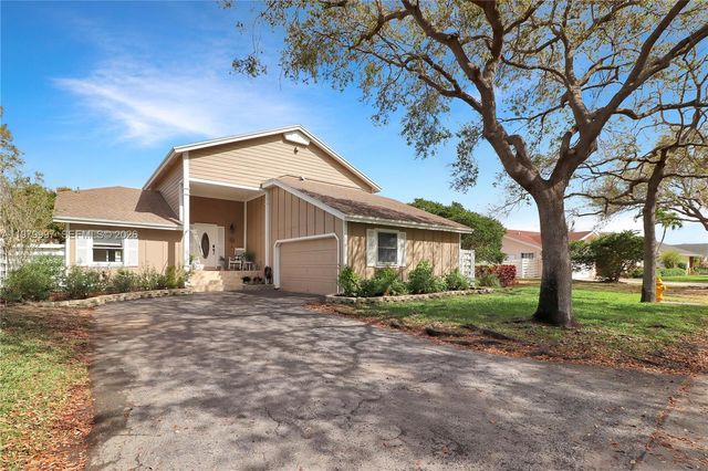 14141 SW 146th Ter, Miami, FL 33186