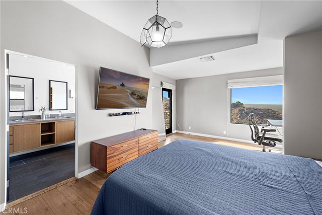 8179 Mannix, Los Angeles, CA 90046