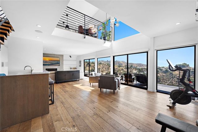 8179 Mannix, Los Angeles, CA 90046