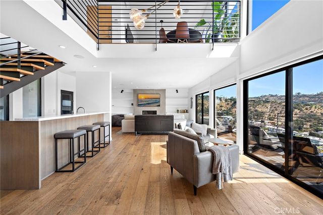 8179 Mannix, Los Angeles, CA 90046