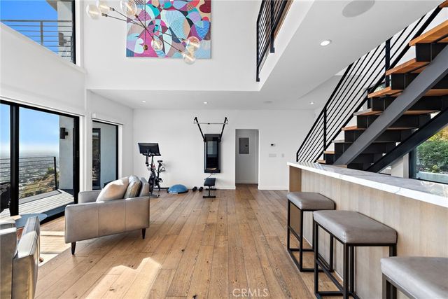 8179 Mannix, Los Angeles, CA 90046