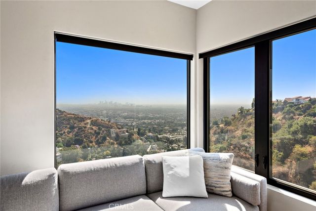 8179 Mannix, Los Angeles, CA 90046