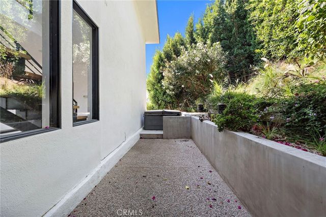 8179 Mannix, Los Angeles, CA 90046