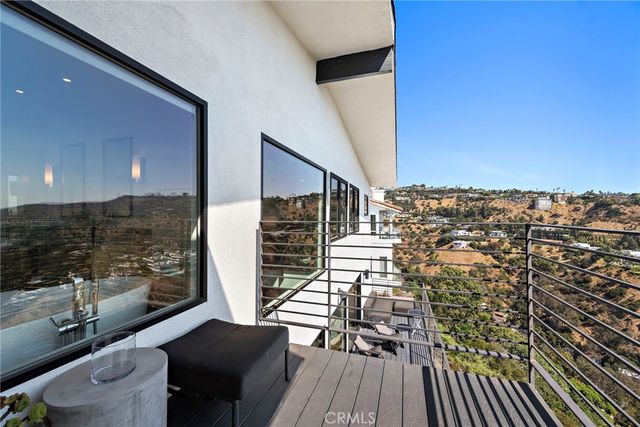 8179 Mannix, Los Angeles, CA 90046