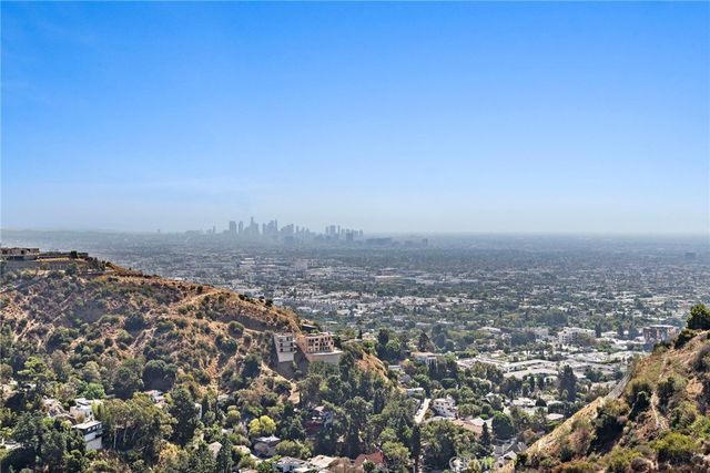 8179 Mannix, Los Angeles, CA 90046