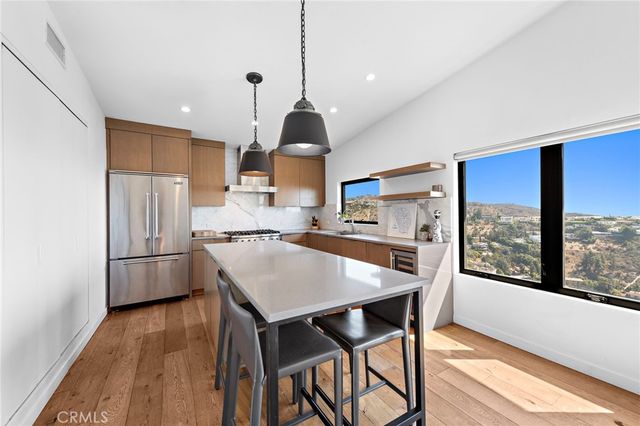 8179 Mannix, Los Angeles, CA 90046