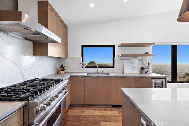 8179 Mannix, Los Angeles, CA 90046