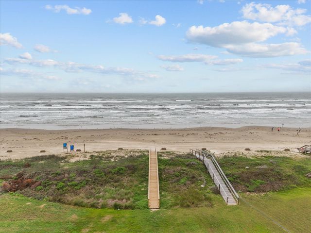 2709 Swan Court, Surfside Beach, TX 77541