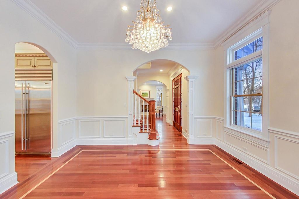 Image 11 of property listing at 430 South Avenue, Glencoe, IL 60022
