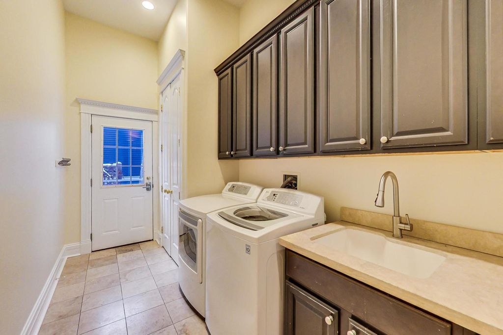 Image 19 of property listing at 430 South Avenue, Glencoe, IL 60022