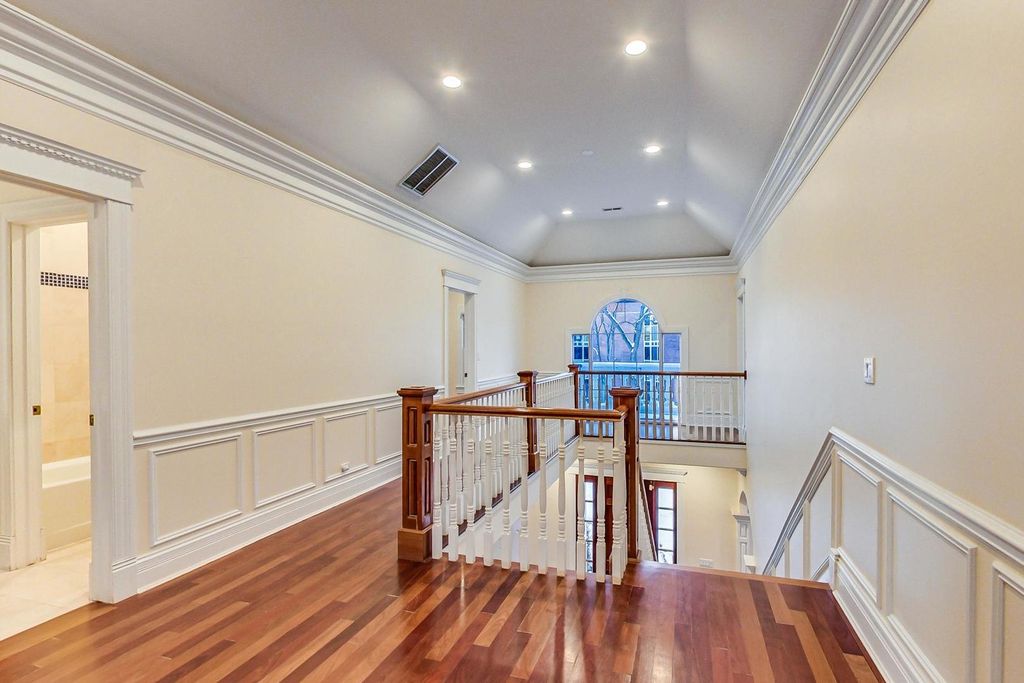 Image 20 of property listing at 430 South Avenue, Glencoe, IL 60022