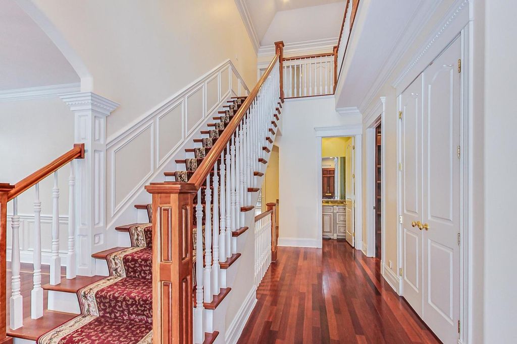 Image 3 of property listing at 430 South Avenue, Glencoe, IL 60022