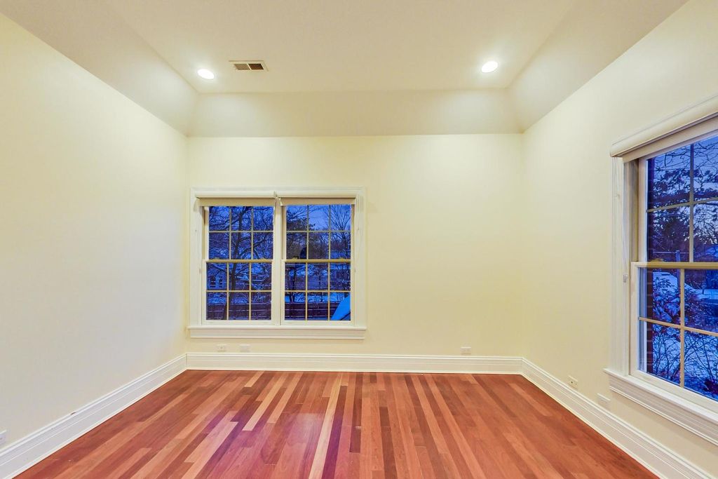 Image 30 of property listing at 430 South Avenue, Glencoe, IL 60022