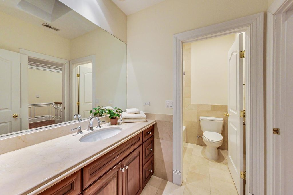 Image 33 of property listing at 430 South Avenue, Glencoe, IL 60022