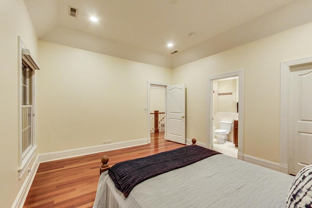 Image 36 of property listing at 430 South Avenue, Glencoe, IL 60022