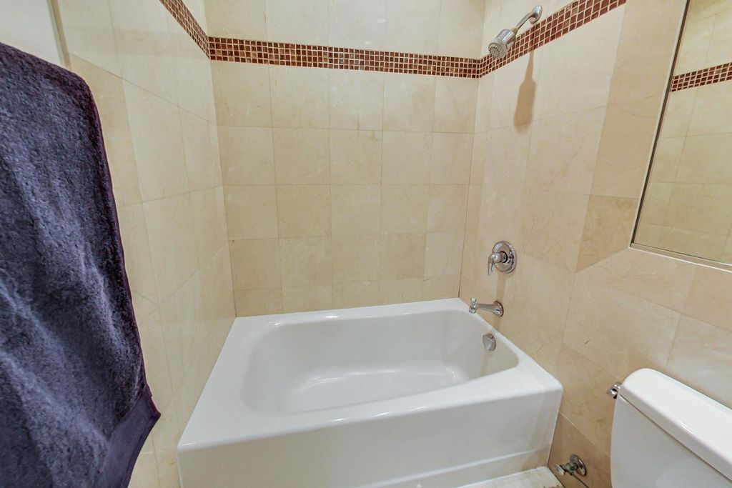 Image 38 of property listing at 430 South Avenue, Glencoe, IL 60022