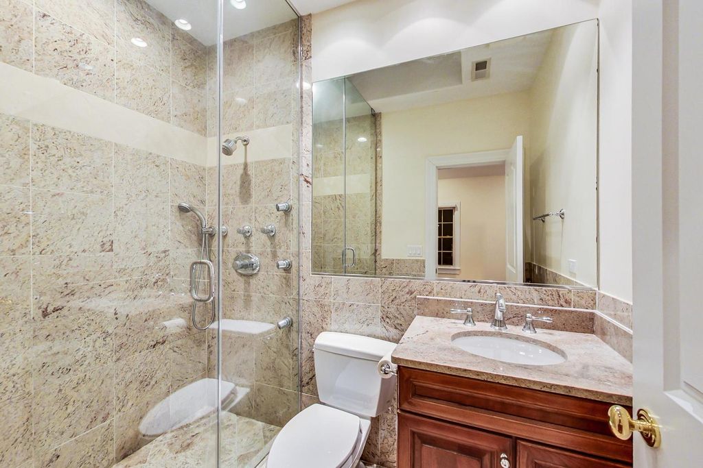 Image 42 of property listing at 430 South Avenue, Glencoe, IL 60022