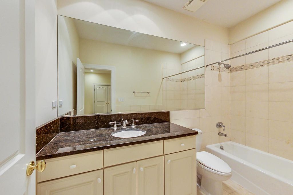Image 52 of property listing at 430 South Avenue, Glencoe, IL 60022