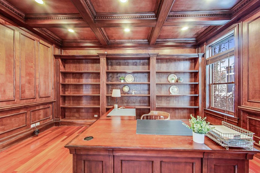 Image 7 of property listing at 430 South Avenue, Glencoe, IL 60022