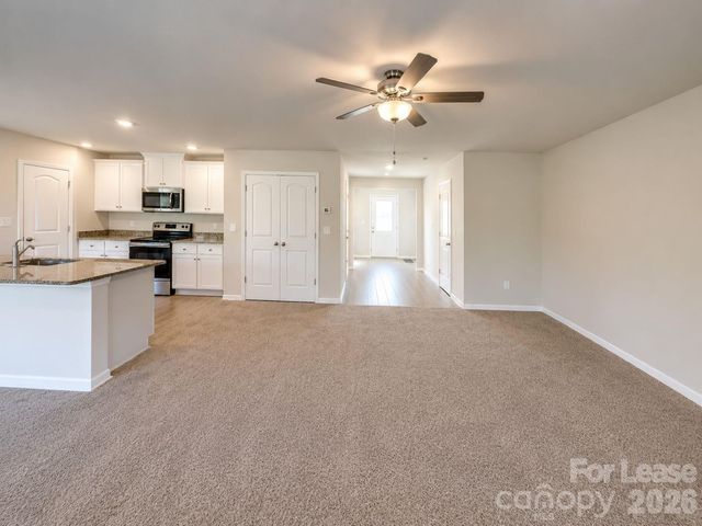 3003 Crescent Lake Lane, Charlotte, NC 28214