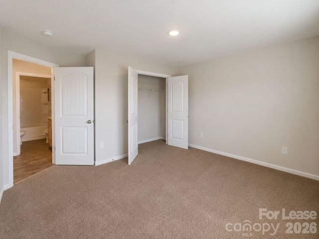 3003 Crescent Lake Lane, Charlotte, NC 28214