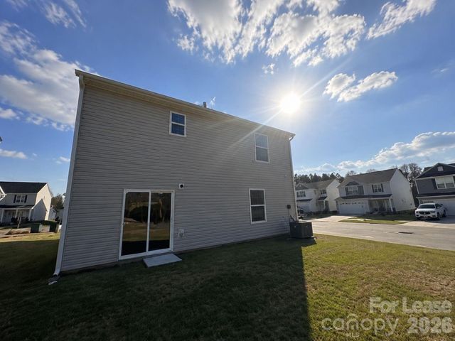 3003 Crescent Lake Lane, Charlotte, NC 28214