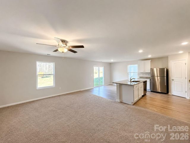 3003 Crescent Lake Lane, Charlotte, NC 28214