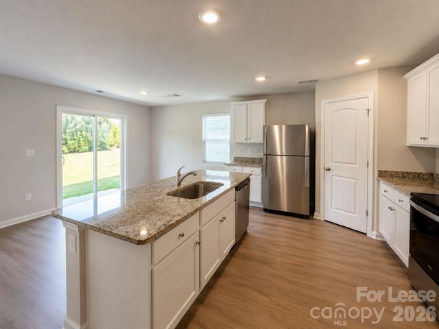 3003 Crescent Lake Lane, Charlotte, NC 28214