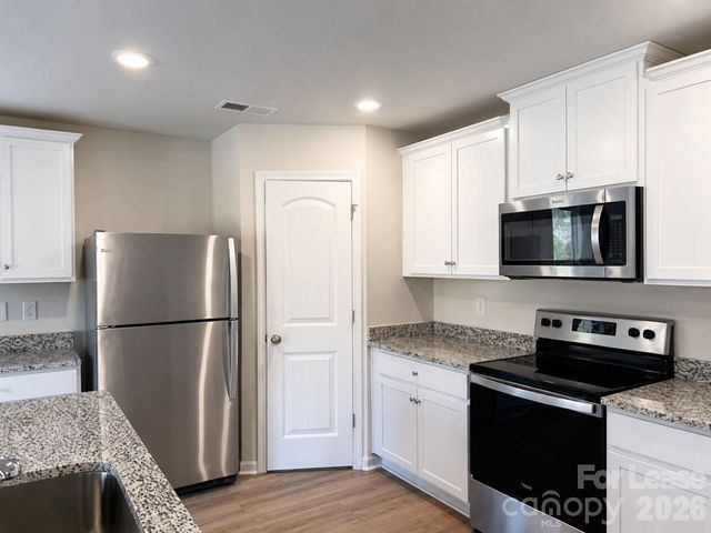 3003 Crescent Lake Lane, Charlotte, NC 28214