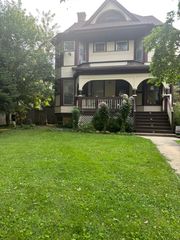 319 Wesley Avenue 2, Oak Park, IL 60302
