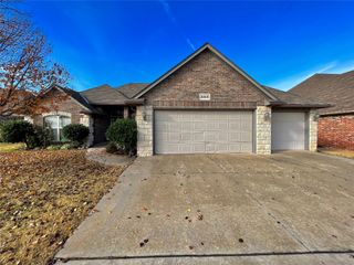 16505 Moorgate Lane, Edmond, OK 73012