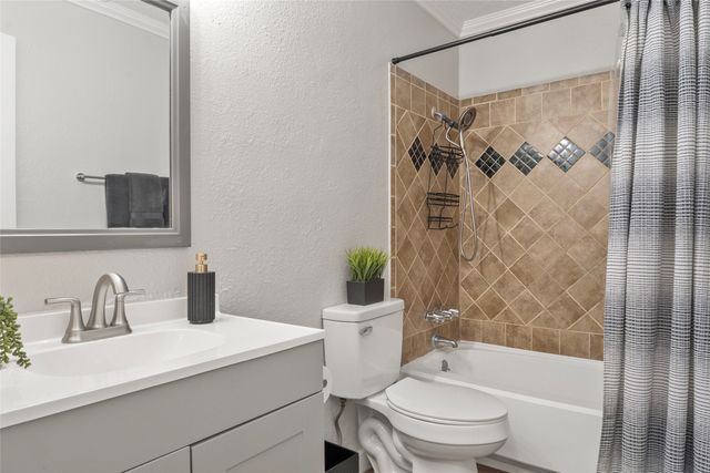703 Trinidad Drive, Grand Prairie, TX 75052