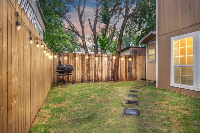 703 Trinidad Drive, Grand Prairie, TX 75052