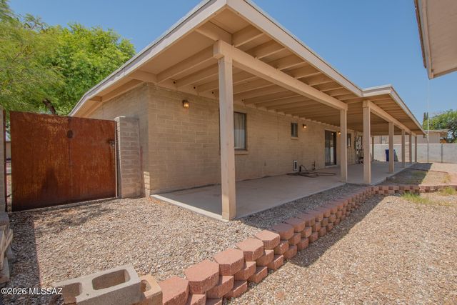 7331 E Brooks Drive, Tucson, AZ 85730