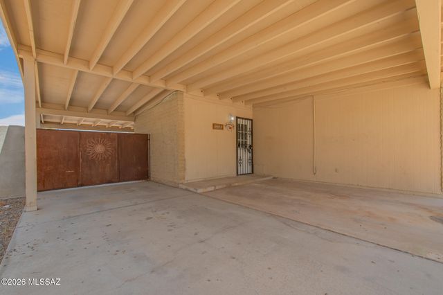 7331 E Brooks Drive, Tucson, AZ 85730