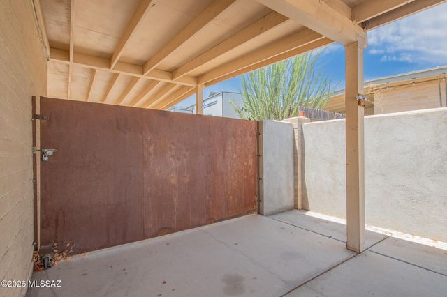 7331 E Brooks Drive, Tucson, AZ 85730