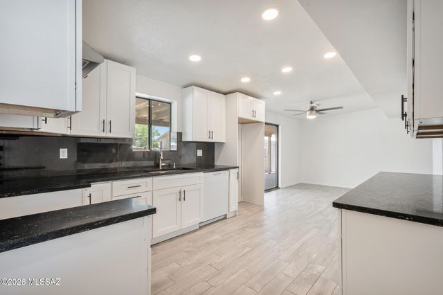 7331 E Brooks Drive, Tucson, AZ 85730