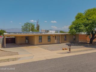 7331 E Brooks Drive, Tucson, AZ 85730