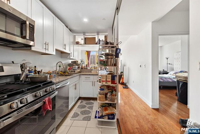 20 Newport Parkway 2306, Jersey City, NJ 07310