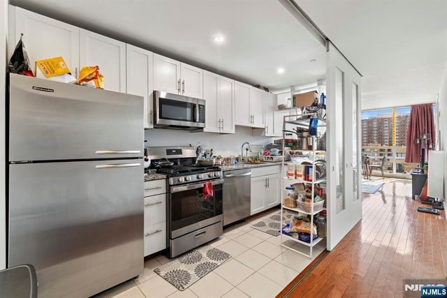 20 Newport Parkway 2306, Jersey City, NJ 07310