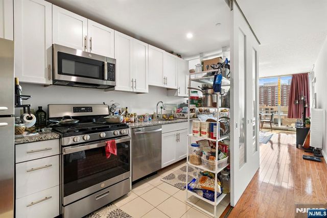 20 Newport Parkway 2306, Jersey City, NJ 07310