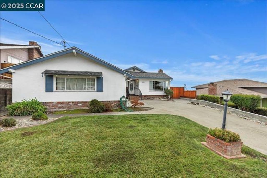 1293 Vistagrand Dr, San Leandro, CA 94577