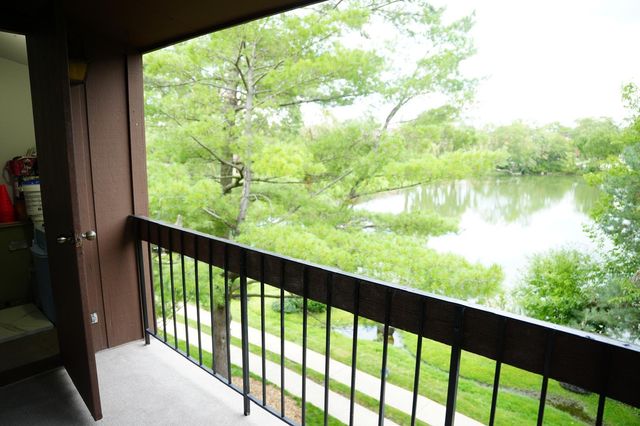 7505 175th Street 132, Tinley Park, IL 60477
