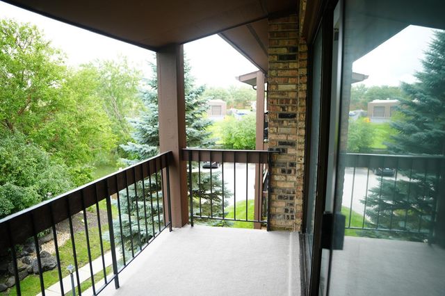 7505 175th Street 132, Tinley Park, IL 60477