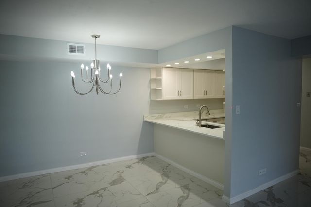 7505 175th Street 132, Tinley Park, IL 60477