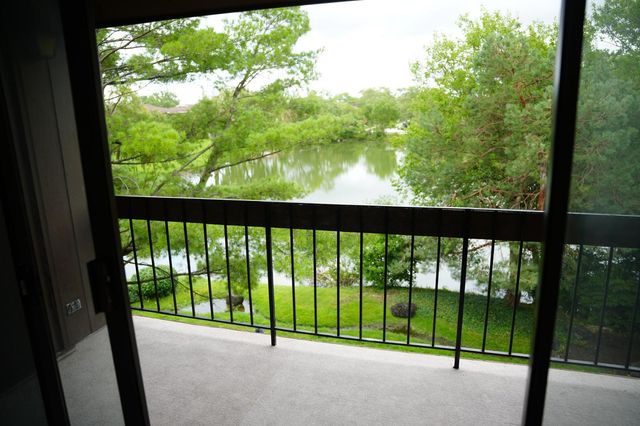 7505 175th Street 132, Tinley Park, IL 60477