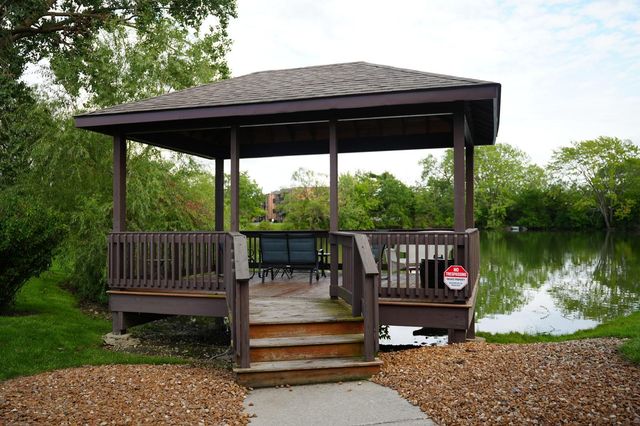 7505 175th Street 132, Tinley Park, IL 60477